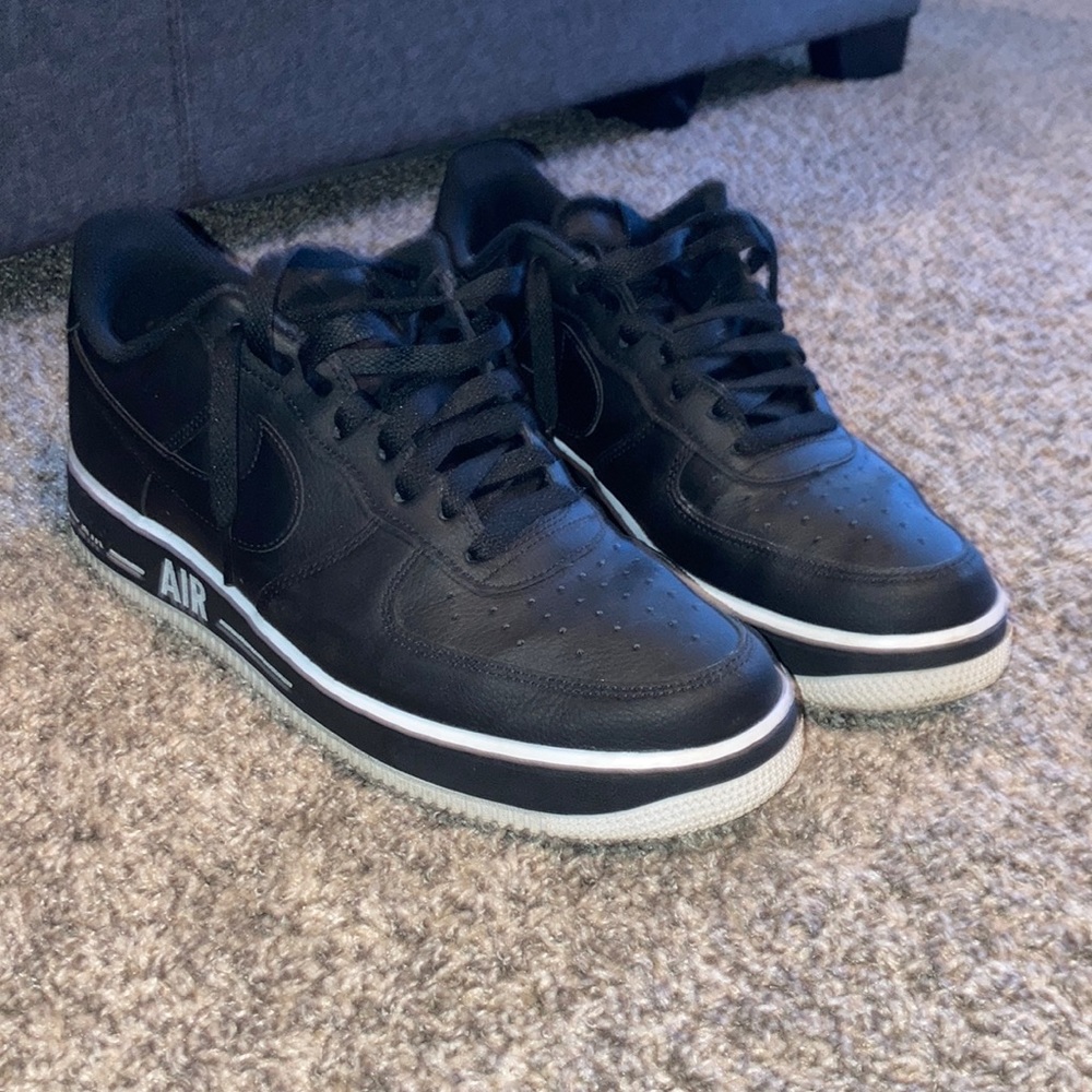 Air Force 1s Black/White